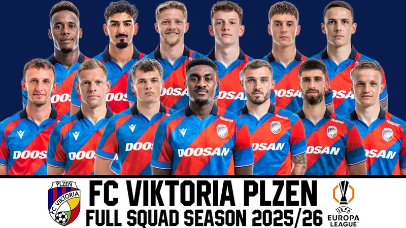 Cầu thủ của Plzen và Young Boys tranh chấp quả bóng trên sân Cầu thủ của Plzen và Young Boys tranh chấp quả bóng trên sân